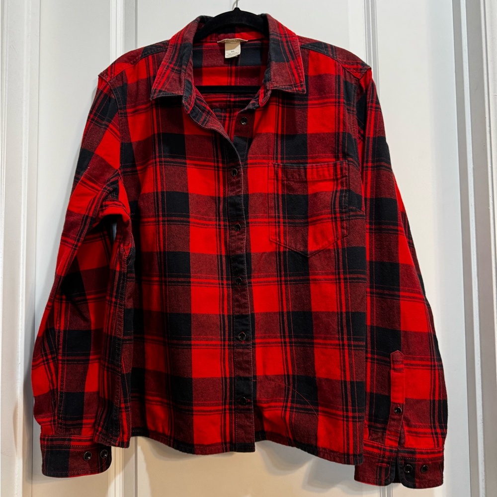 Duluth Trading Co Black/Red Plaid Button Down Shirt XL Back Overlap Long Sleeve